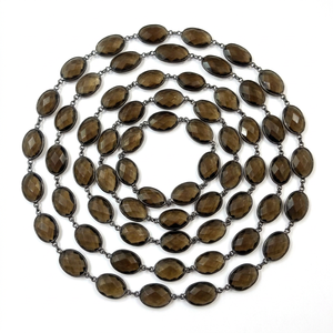 Cadena con Conector de Cuarzo Ahumado Natural en Forma Libre, Facetado y con Engaste de Latón - Product Image 1