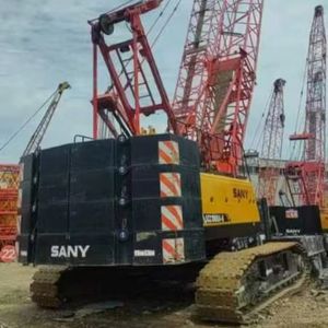 Grúa Torre sobre Orugas SCI1500A, Capacidad de 150 Toneladas, Longitud Máxima del Brazo de 64 m, Altura Máxima de Elevación de 76 m, Motor de Caja de Cambios, Rodamiento y Engranaje Incluidos - Product Image 1