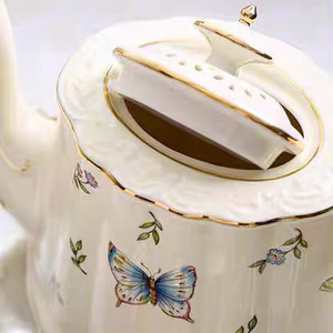 Ensemble théière et tasses à <span class=keywords><strong>café</strong></span> en céramique style rétro européen, motif papillon crème, bord doré, vaisselle de thé de l'après-midi, cadeau - Product Image 6