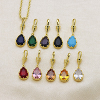 Vente en gros de pendentifs minimalistes, élégants et luxueux en forme de goutte d'eau, en zircon plaqué cuivre et or 18 carats, style européen et américain