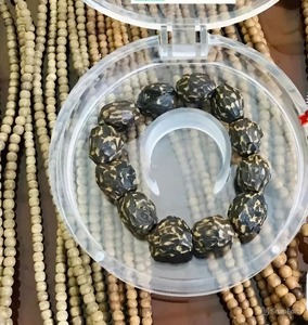 Bracelet bois d'agar 12mm - 15mm perles taille bijoux en bois naturel bijoux en bois d'agar bracelet à breloques parfum apaisant - Product Image 3