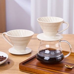 Las herramientas de café delicadas y rentables vierten sobre el café Driper Taza de filtro de café de cerámica - Product Image 4