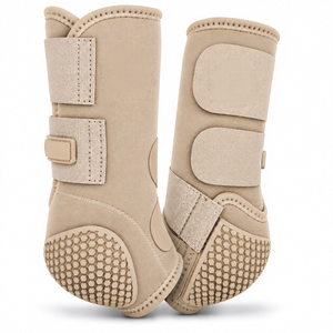 Botas de malla de nailon beige para caballos con correas y suelas Hex Grip para uso ecuestre - Product Image 1