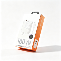 Boîte élégante personnalisée en papier kraft biodégradable et recyclable avec crochet pour adaptateur chargeur USB-C GaN 180W, impression quadricolore, finition froide