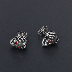 Pendientes de acero de titanio con forma de calavera de ojos rojos para hombre, joyería de moda con cabeza de esqueleto CF106 - Product Image 3