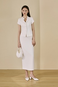 Chemise à manches courtes régulière du Vietnam, col châle féminin / col à revers, avec encolure ornée de roses KA04 - Product Image 3