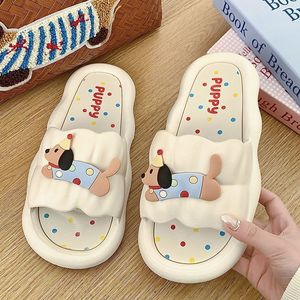 Chaussons d'hiver unisexes à enfiler, légers, à bout ouvert, pour l'extérieur, en PVC souple, antidérapants, motif dessin animé, pour couple, idéaux pour les vacances - Product Image 5
