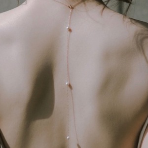 Cadena de Clavícula en Forma de Y, Elegante y Sexy, en Oro de 14K, Diseño Ultra Largo, Cuatro Perlas Naturales de Agua Dulce - Product Image 4