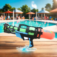 Pistolet à eau gonflable en plastique haute capacité jeu de piscine extérieure grand pistolet à eau avec conception poreuse