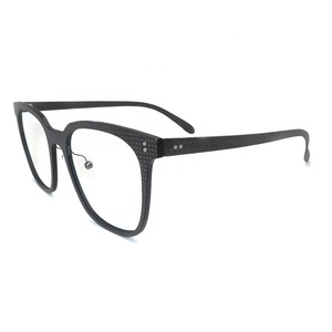 Vente en gros de <span class=keywords><strong>lunettes</strong></span> personnalisées en usine, <span class=keywords><strong>lunettes</strong></span> tendance à marque privée, montures de <span class=keywords><strong>lunettes</strong></span> en fibre de carbone unie <span class=keywords><strong>pour</strong></span> hommes - Product Image 3