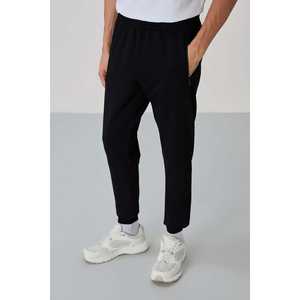 ชุดวอร์มผู้ชาย Anton สีเทาผสมดำ แบบลำลอง ระบายอากาศได้ดี สไตล์ผู้ใหญ่ - Product Image 5