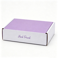 Scatola di Spedizione in Cartone Ondulato Personalizzata con Logo Stampato, Bianca e Viola, Confezione Regalo per Set di Candele, Saponi e Cosmetici