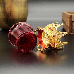 Portacandele in lega di zinco placcato oro con lampada da veglia con disegno inciso per <span class=keywords><strong>la</strong></span> chiesa o <span class=keywords><strong>la</strong></span> decorazione per <span class=keywords><strong>la</strong></span> casa di qualità in metallo artigianato - Product Image 2