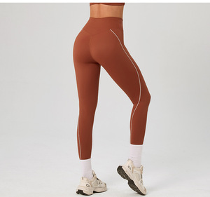 <span class=keywords><strong>Leggings</strong></span> <span class=keywords><strong>da</strong></span> Yoga a Vita Alta Senza Cuciture Frontali con Nodo Incrociato, Effetto Push-Up, Strisce Bianche a Contrasto per <span class=keywords><strong>Palestra</strong></span> e Corsa - Product Image 3