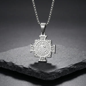 Collar con colgante de cruz de San Benito de acero inoxidable para hombre, estilo europeo y americano - Product Image 5