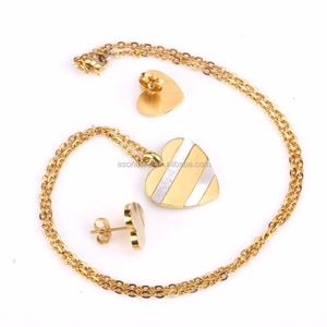 Conjunto de Joyería de Acero Inoxidable Esmaltado con Forma de Corazón para Mujer, en Plata y Oro - Product Image 5