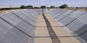 Géotextile non tissé en PET 200-700 g/m² anti-biodégradation pour couche de paillis de décharge, contrôle auxiliaire de l'érosion, certifié ASTM - Product Image 4