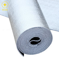 Matériau d'isolation thermique réfléchissant Feuille d'aluminium Mousse EPE Isolation thermique auto-adhésive pour toit