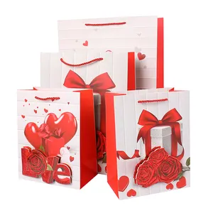 Özelleştirilmiş kırmızı gül desen katlanır kağıt torba sevgililer günü hediye taşınabilir kağıt torba çevre dostu sal çantası