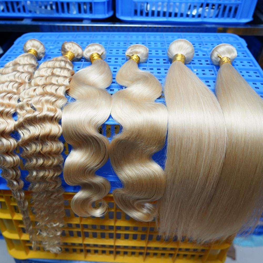 613 cheveux blonds