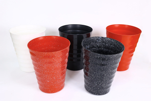 Pots de fleurs en plastique côtelé modernes en gros - Jardinières durables en PP avec effet pierre et finition brillante, petite taille - Product Image 3