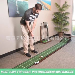 Support de rangement intérieur pour clubs de golf en bois massif avec base verte pour clubs et balles de golf - Product Image 2