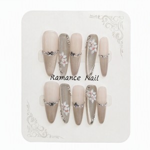 Faux ongles de luxe personnalisés à presser, motif floral avec strass, couvrance totale, brillants, forme amande et stiletto pour doigts - Product Image 2