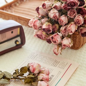 Fleur artificielle en soie rose, 5 têtes, 40 cm, bords grillés, décoration intérieure, bouquet pour salon, rose, rouge, bordeaux, violet clair, marron foncé - Product Image 1