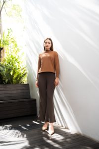 Pantalon évasé en polyknit extensible à taille élastique, best-seller - Product Image 6