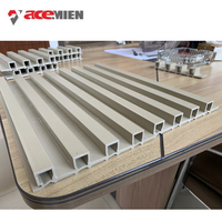 Machine de fabrication de panneaux de terrasse en composite plastique WPC et de panneaux stratifiés en film PVC, certifiée CE, en promotion