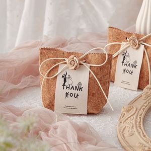 Bolsa de Regalo con Textura de Corcho, Bolsa para Dulces con Lazo y Flor para Bodas, Despedidas de Soltera, Fiestas, Embalaje para Invitados - Product Image 1