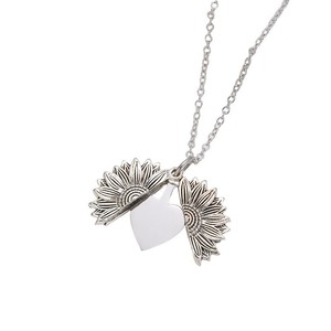 Collana con Ciondolo Girasole Retrò, si Apre per Rivelare un <span class=keywords><strong>Cuore</strong></span> Vuoto su Cui Puoi Incidere il Tuo Nome, Realizzata in Acciaio Inossidabile - Product Image 5