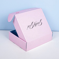 Boîte d'expédition en carton ondulé rose personnalisée avec impression couleur intégrale à l'intérieur pour l'emballage d'expédition de lingerie et de vêtements