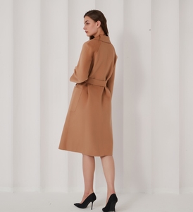 <span class=keywords><strong>Cappotto</strong></span> da <span class=keywords><strong>Donna</strong></span> Lungo Elegante di Lusso 2026 Fatto a Mano su Misura in 100% Pura Lana e Vera Pelliccia di Pecora <span class=keywords><strong>Cashmere</strong></span> per l'Inverno - Product Image 5