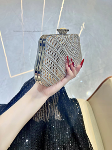 Nouvelle pochette de soirée de luxe pour femme en polyester avec bandoulière chaîne Tanjing - Product Image 2