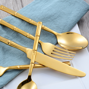 Set di posate in acciaio inossidabile a forma di bambù color oro brillante di alta qualità per produzione su larga scala, con coltello, forchetta e cucchiaio - Product Image 4