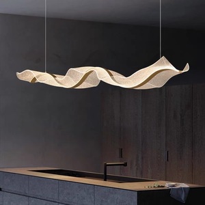Lampadario Moderno a Onda in Acrilico LED Stile Nordico Lampadario Lineare Speciale in Acrilico LED 120cm Luce a Sospensione Lineare a Nastro da Soffitto per Ufficio - Product Image 1