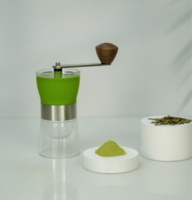 Mini moulin à thé matcha portable, nouveau design, broyeur à thé matcha avec récipient visible, lame en céramique