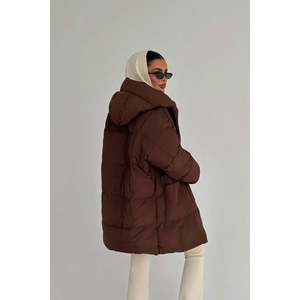 Blouson matelassé marron automne-hiver style bomber avec logo personnalisé, léger, doublure en spandex, nylon, cuir, polyester, coton - Product Image 1