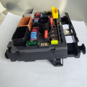 9807028780 pièces automobiles moteur boîte à fusibles BSM sous capot accessoire pour citroën Berlingo C4 C8 Peugeot Partner 308 - Product Image 3