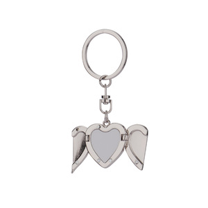 Portachiavi creativo con ala d'angelo sublimazione personalizzato con stampa fotografica Logo piccolo ciondolo a cuore per il regalo di laurea per i tuoi cari - Product Image 2