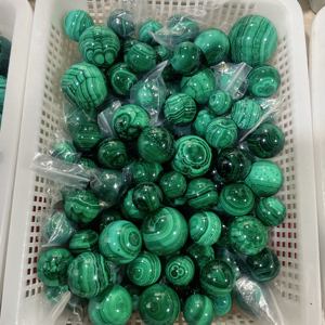 Vente en gros <span class=keywords><strong>de</strong></span> sphères <span class=keywords><strong>de</strong></span> <span class=keywords><strong>malachite</strong></span> verte naturelle <span class=keywords><strong>de</strong></span> haute qualité, boule <span class=keywords><strong>de</strong></span> cristal <span class=keywords><strong>de</strong></span> quartz artisanale pour <span class=keywords><strong>la</strong></span> décoration - Product Image 4