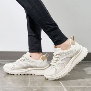 Zapatillas deportivas de mujer estilo 'Dad' con suela gruesa y aumento de altura, novedad primavera 2026, versátiles para uso diario y casual, ideales para comercio transfronterizo. - Product Image 4