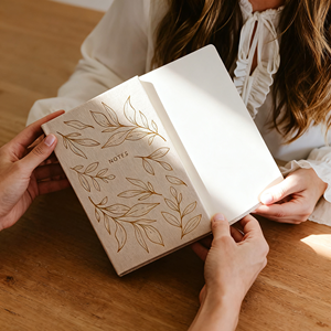 Cuaderno <span class=keywords><strong>de</strong></span> Tapa Dura con Hojas Doradas, Tela y Grabado en Relieve, con Encuadernación Cosida para Escribir - Product Image 4