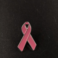 Broche personnalisée en émail souple avec ruban rose, plaquée nickel, pour la sensibilisation au cancer du sein et les collectes de fonds caritatives