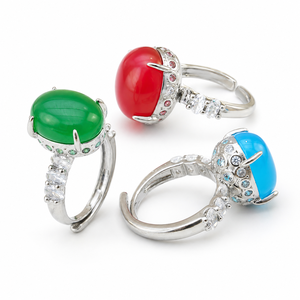 Anello regolabile in stile vintage con apertura, elegante design con pietra verde, gioiello da donna per tutti i giorni - Product Image 1