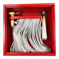 Ensemble complet d'équipement de lutte contre l'incendie : Armoire à enrouleur de tuyau d'incendie avec tuyau en toile, vanne de raccordement en laiton et sprinkler.