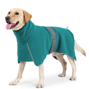Großhandel Luxus dicken und warmen Stoff hohen Kragen und wind dichtes Design geeignet für mittlere und große Hunde Haustier Ausflug Cape Coat - Product Image 1
