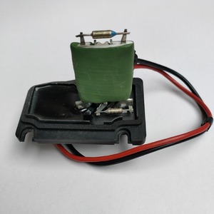 Résistance de soufflerie UBS 12V à deux fils avec connecteur 7 broches pour réparation et remplacement de camions Buick - Product Image 1