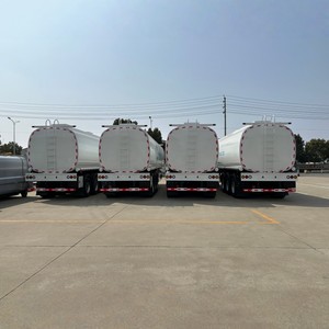 Remolque Cisterna de Combustible de 50000L, 3 Ejes, Semirremolque Cisterna para Líquidos Peligrosos y Mercancías Peligrosas - Product Image 3